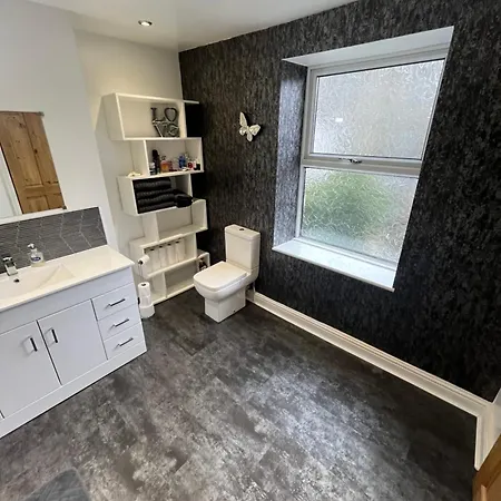 Wolf Hollow, Sleeps 4 Plus 2, Buxton Town Centre Exterior photo