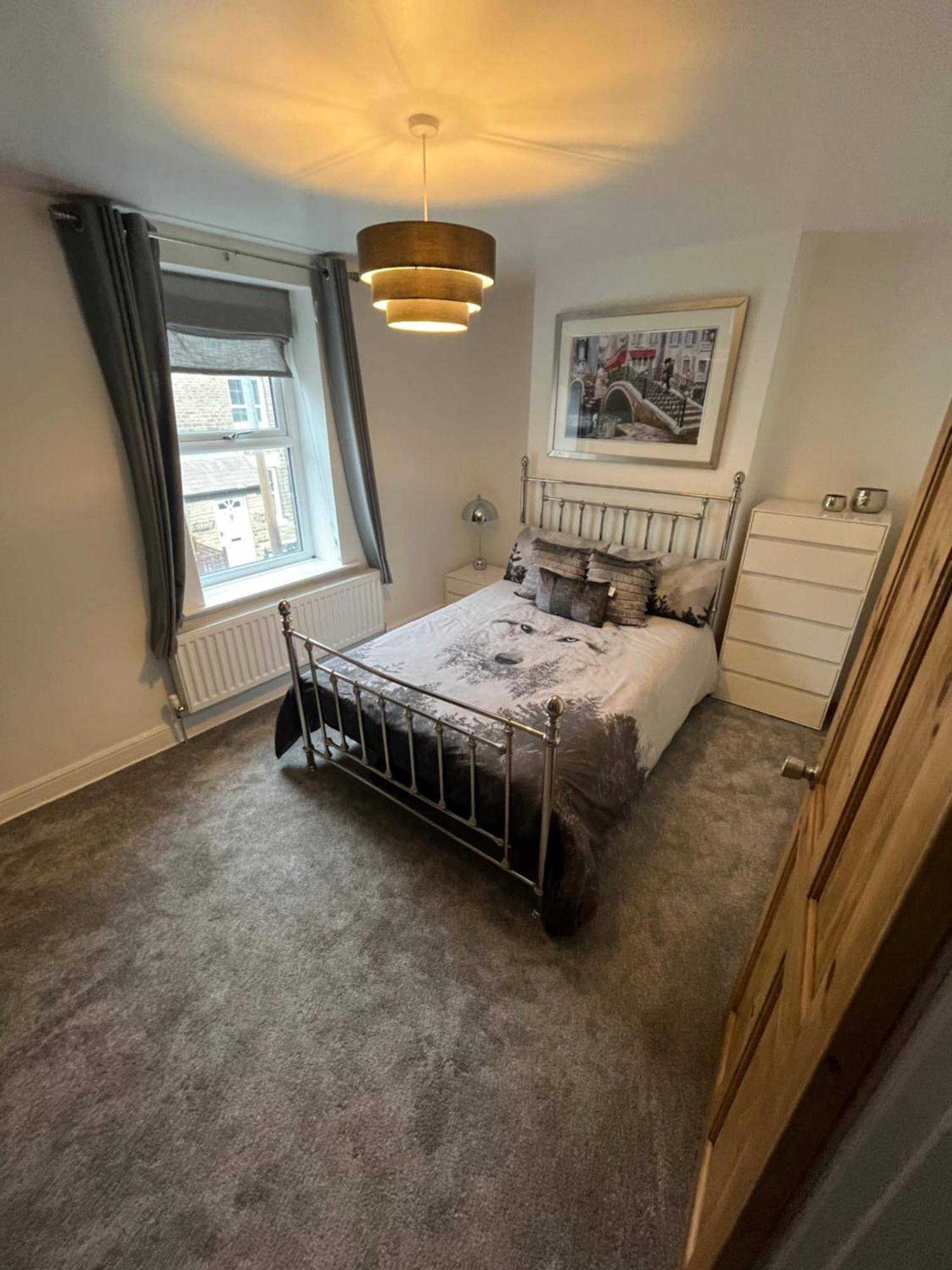 Wolf Hollow, Sleeps 4 2, Buxton Town Centre Holiday home