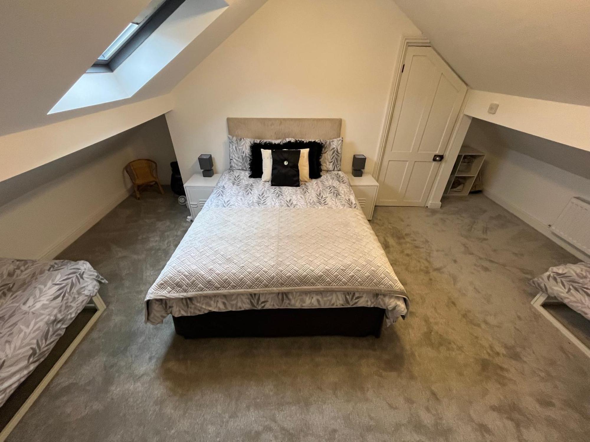 Wolf Hollow, Sleeps 4 2, Buxton Town Centre *