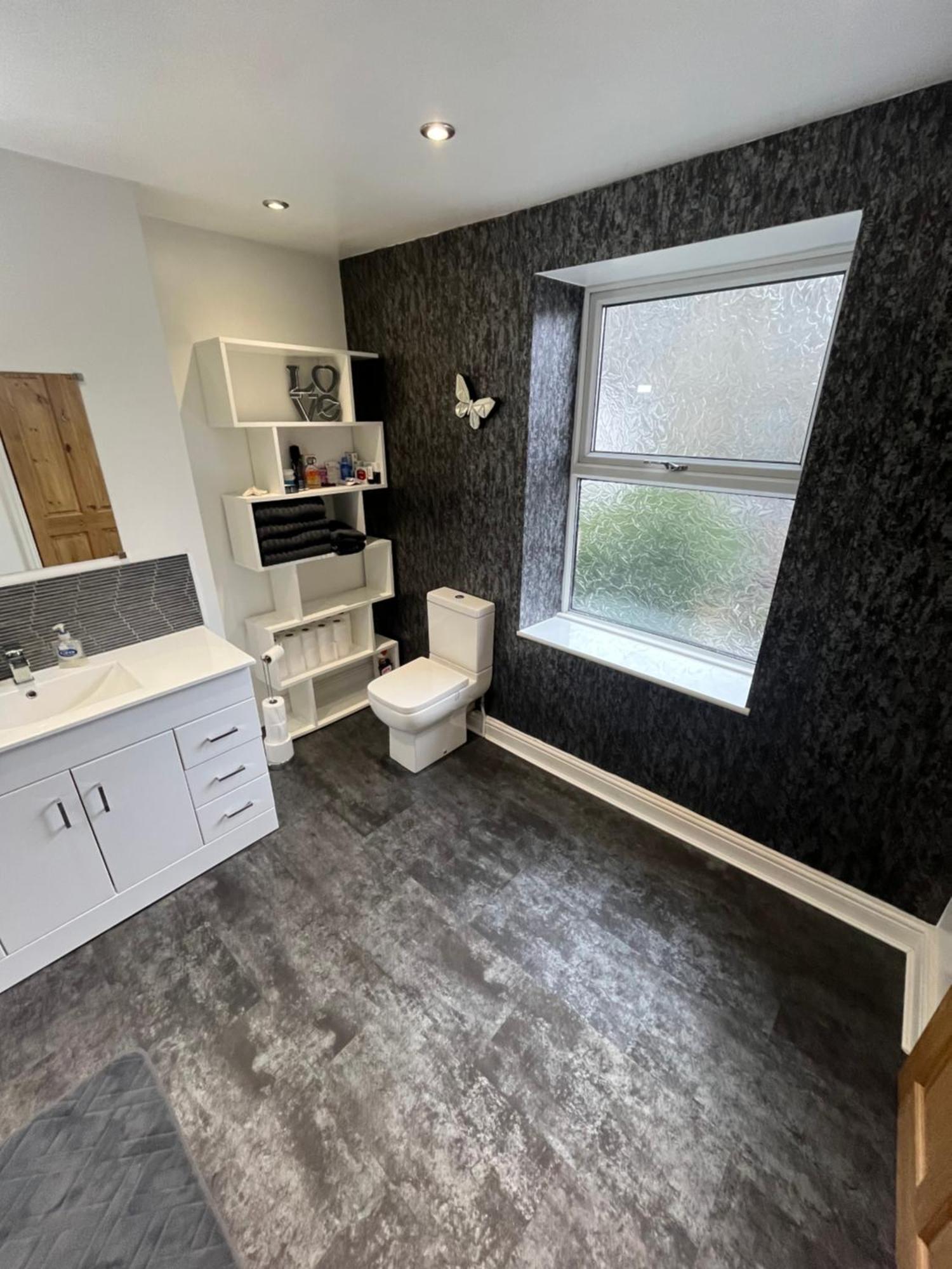 Wolf Hollow, Sleeps 4 2, Buxton Town Centre